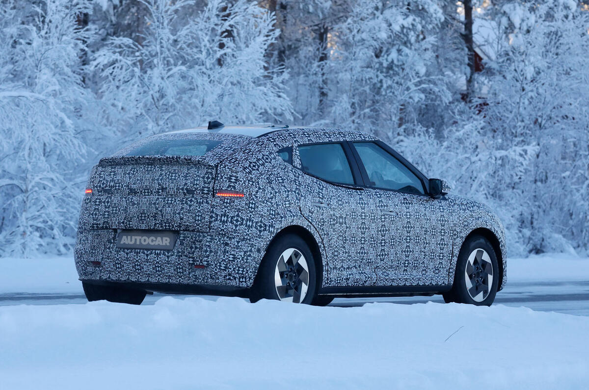Hyundai Ioniq 3 camo rear quarter 2