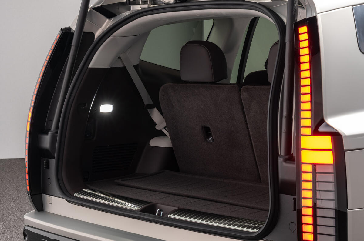 Hyundai Ioniq 9 boot Hyundai Ioniq 9 boot