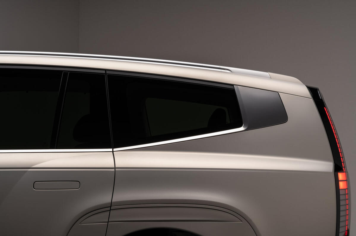Hyundai Ioniq 9 rear quarter close Hyundai Ioniq 9 rear quarter close