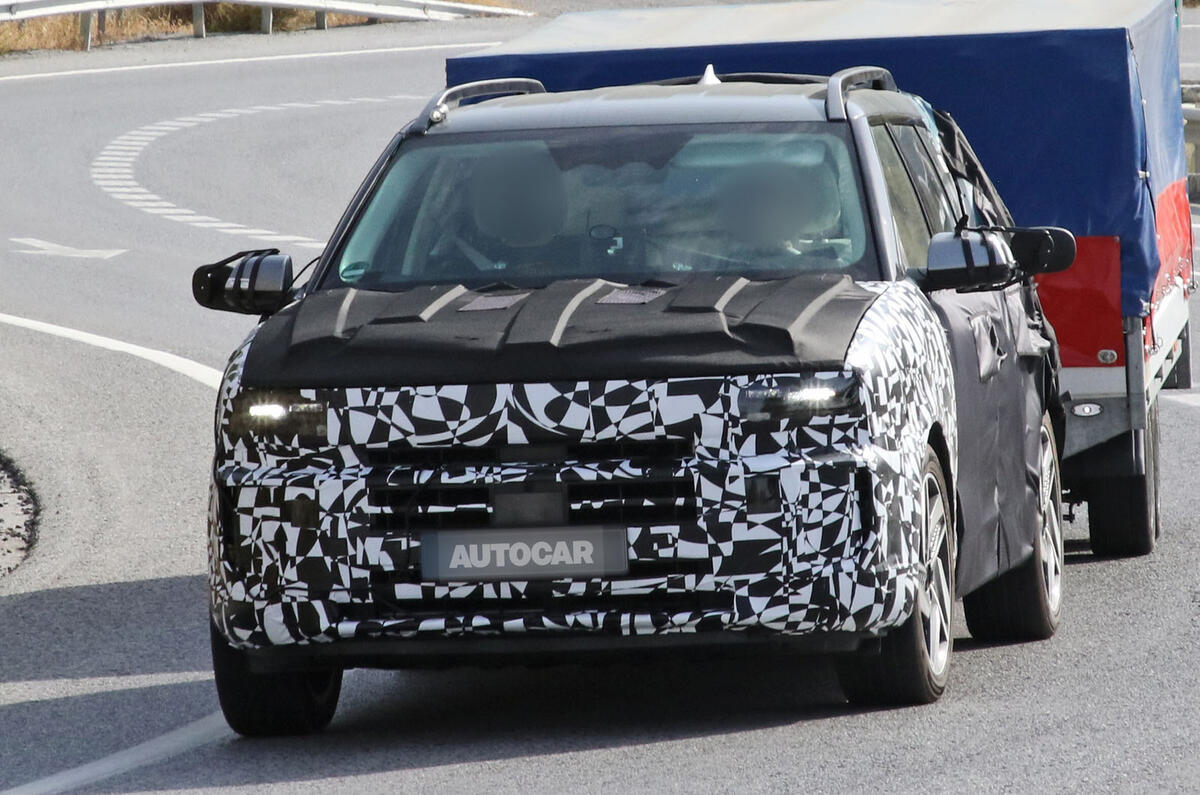 Hyundai Nexo camo front