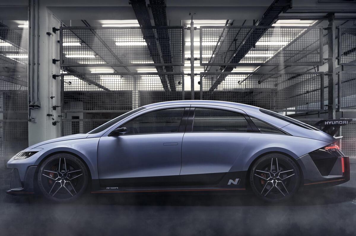 Hyundai RN22e side profile