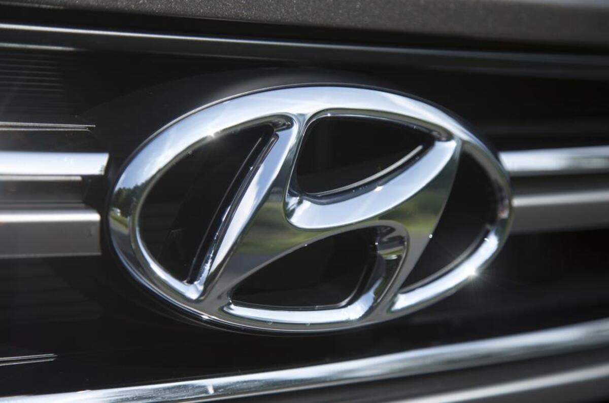 Hyundai badge