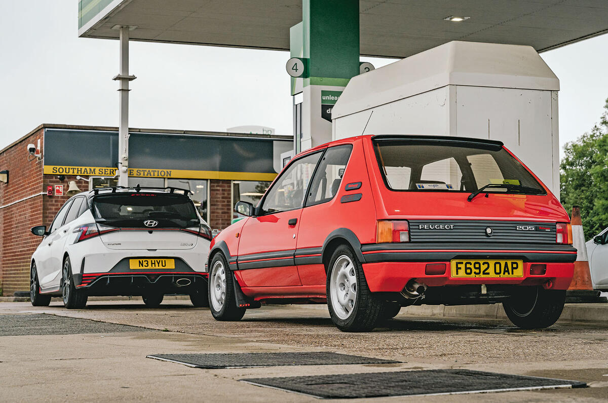 Hyundai I20N vs Tolman 205 GTI rear