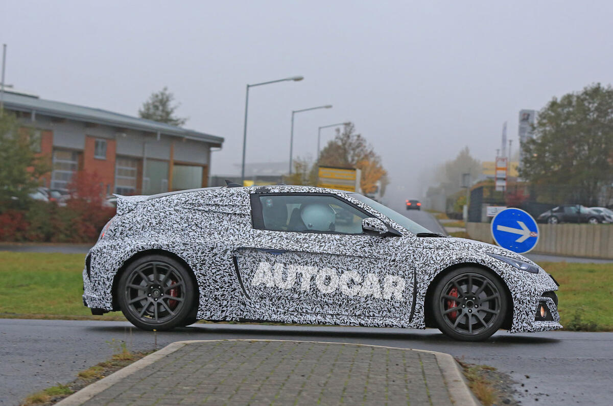 Hyundai RM16 N test mule spotted - right side