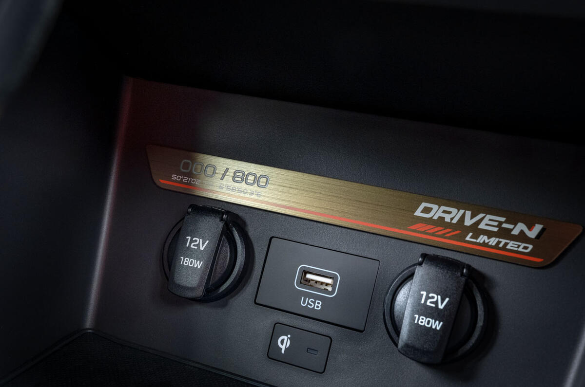 Hyundaii30DRIVE N interior detail Hyundaii30DRIVE N interior detail