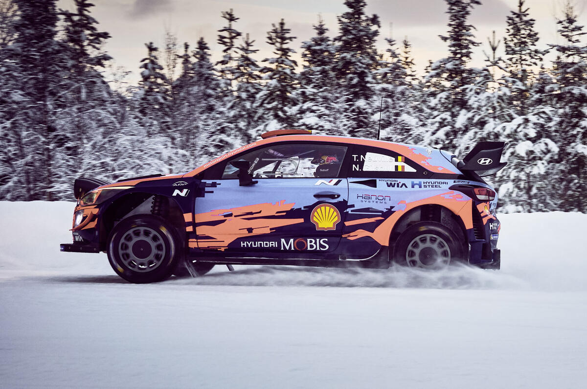 2019 Hyundai i20 WRC - side 2019 Hyundai i20 WRC - side