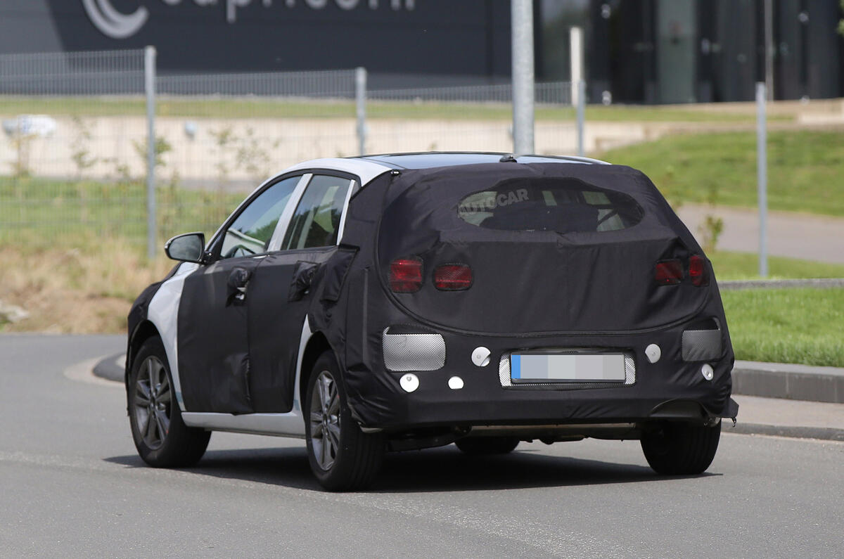 Hyundai i30 spy shots