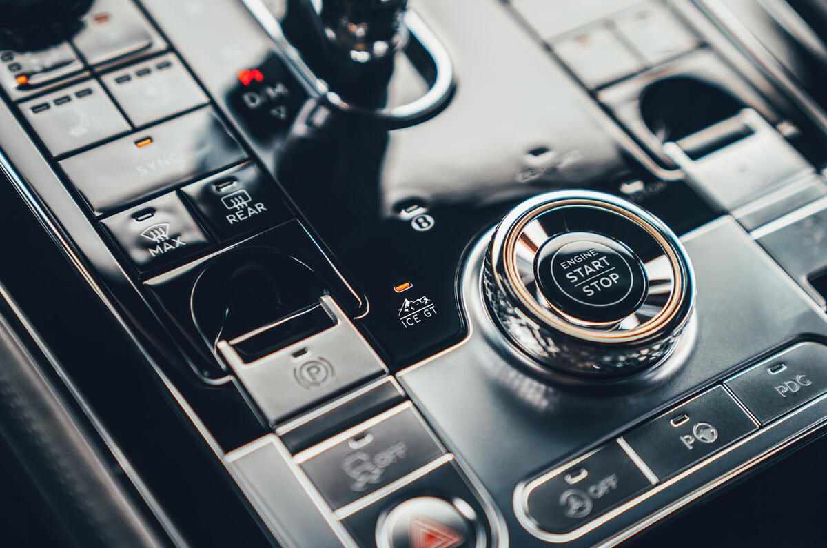 2020 Bentley Ice Race Continental GT - centre console