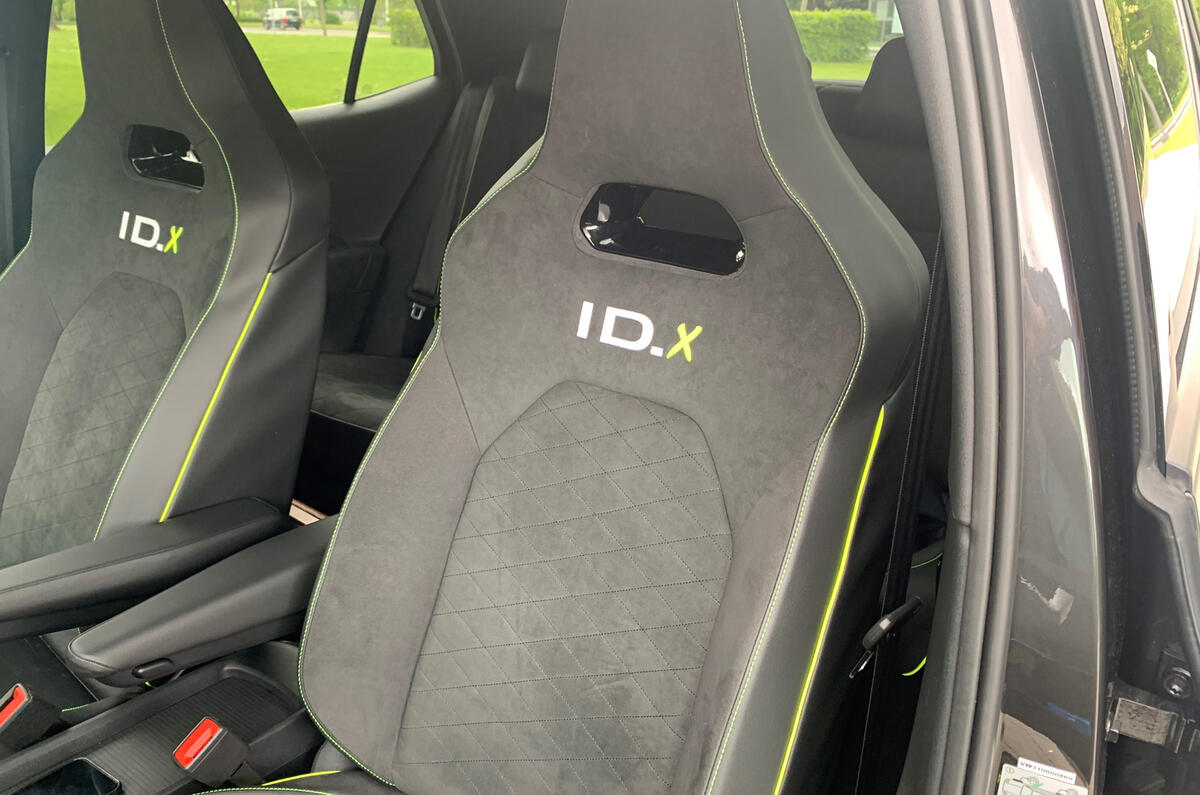 ID.X (2) ID.X (2)