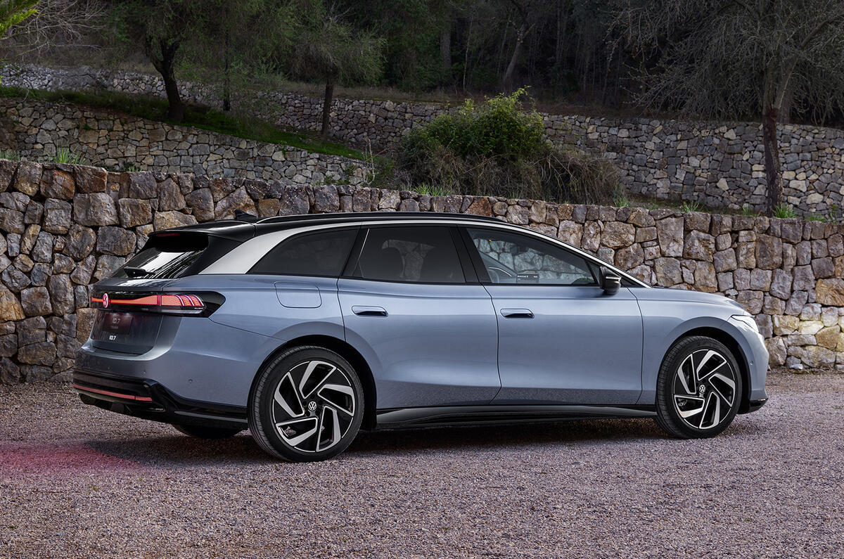 ID 7 Tourer side rear dark ID 7 Tourer side rear dark