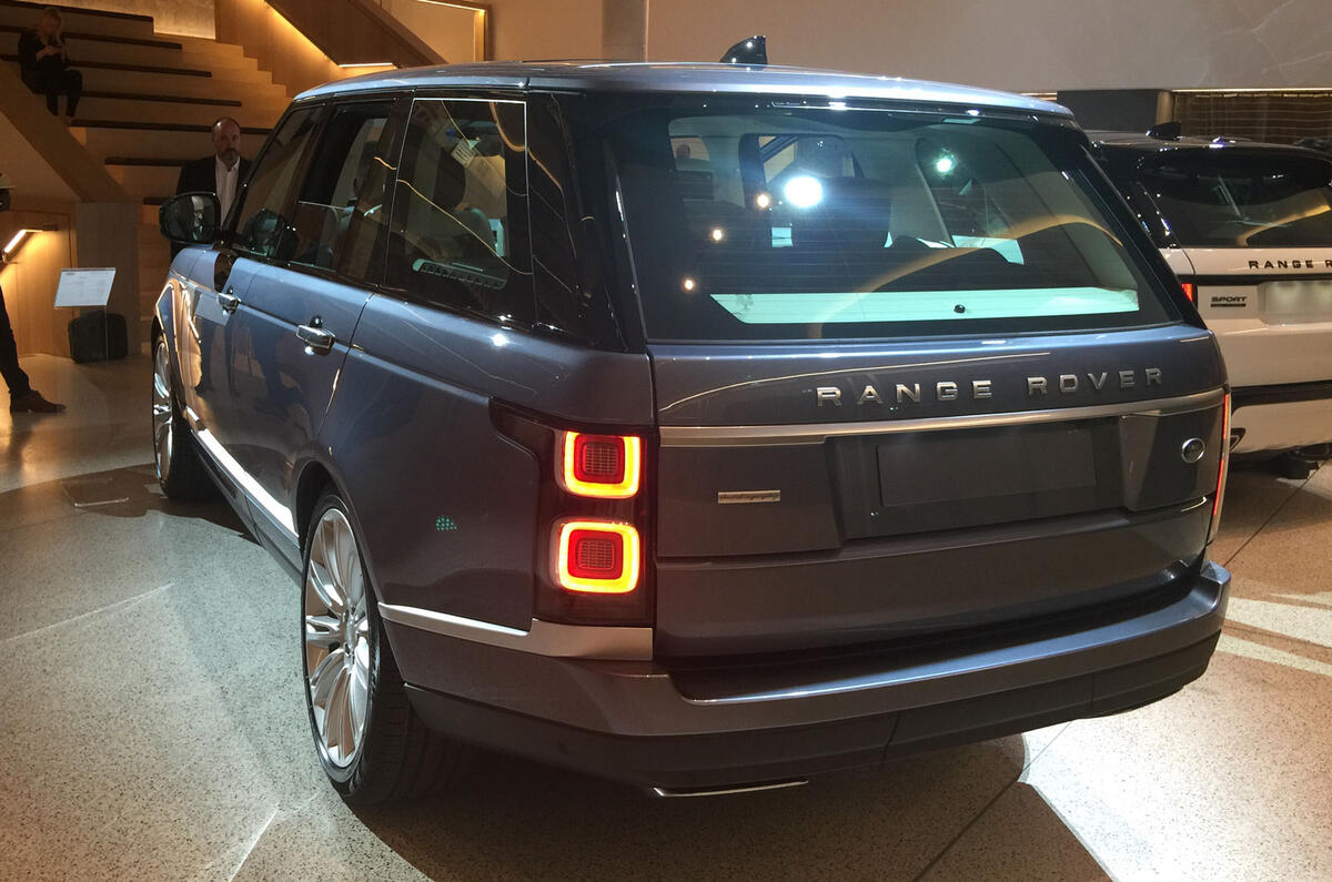 Range Rover facelift brings all-new P400e plug-in hybrid variant