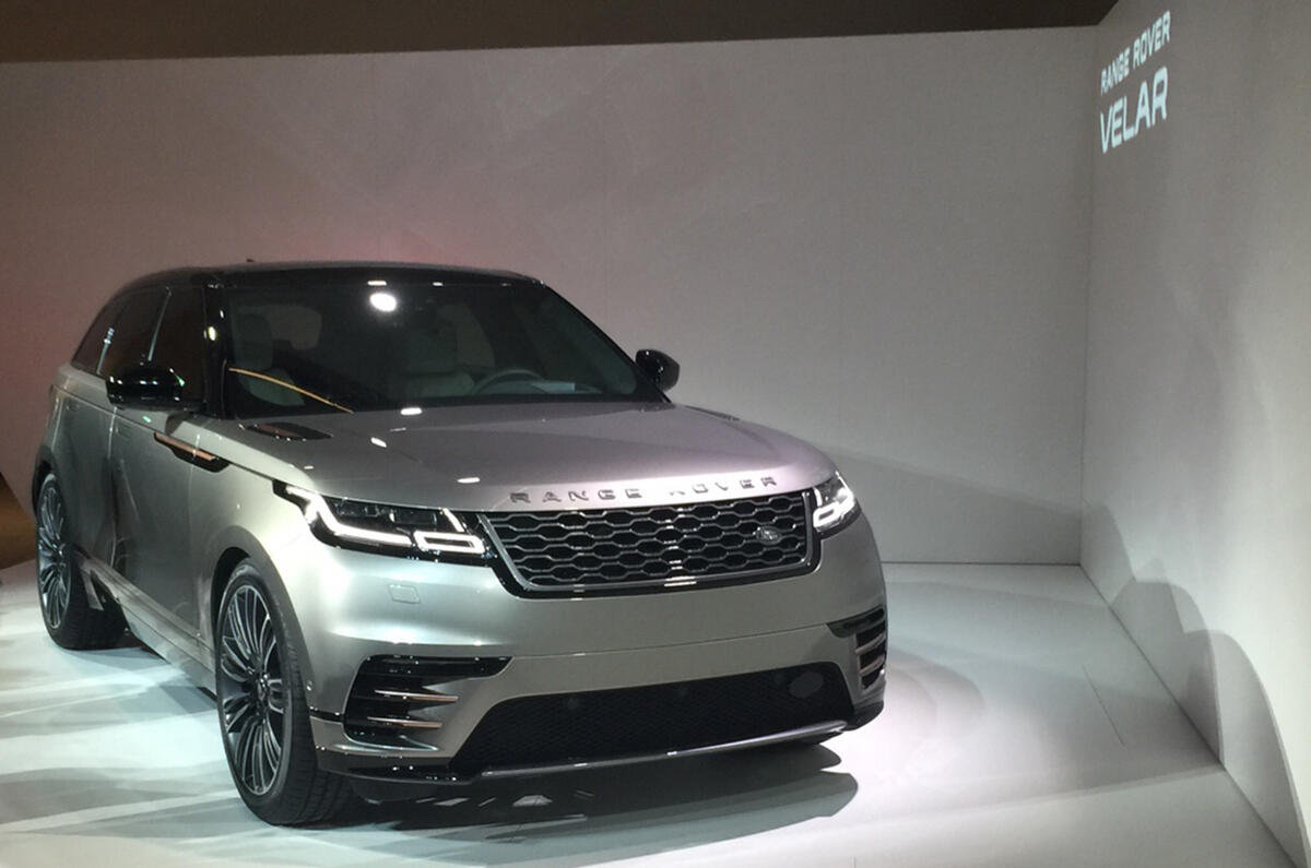 range rover velar show picture