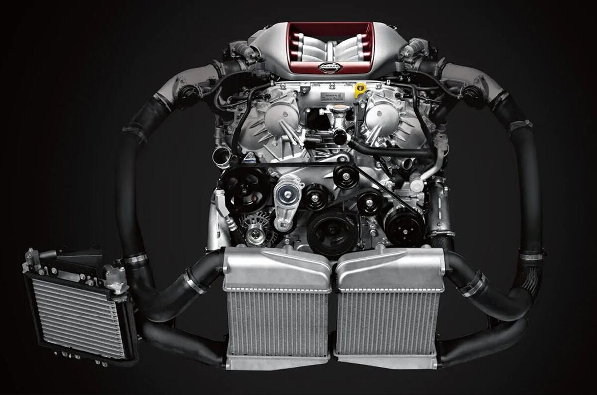 2020 Nissan GT-R - engine