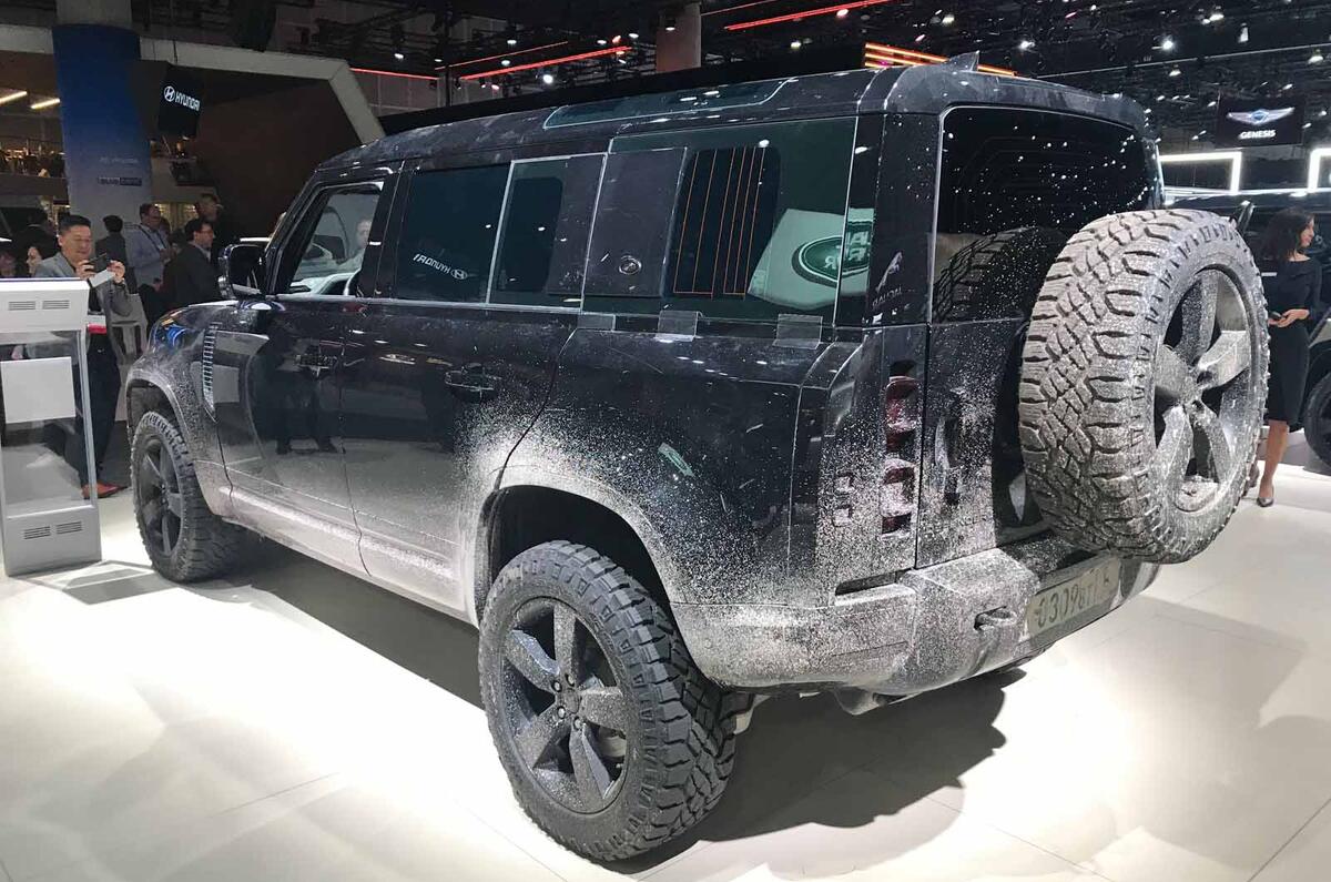 Land Rover Defender bond car  other side