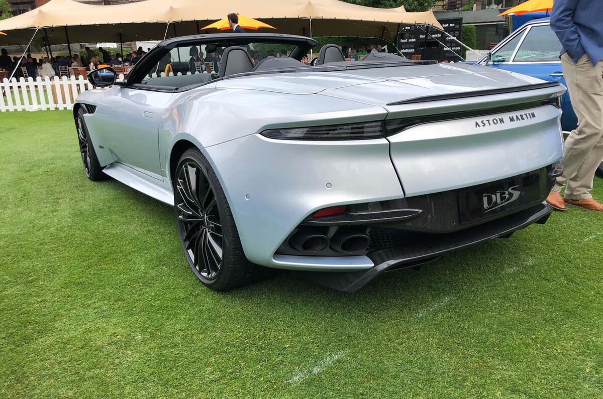Aston Martin DBS Superleggera Volante