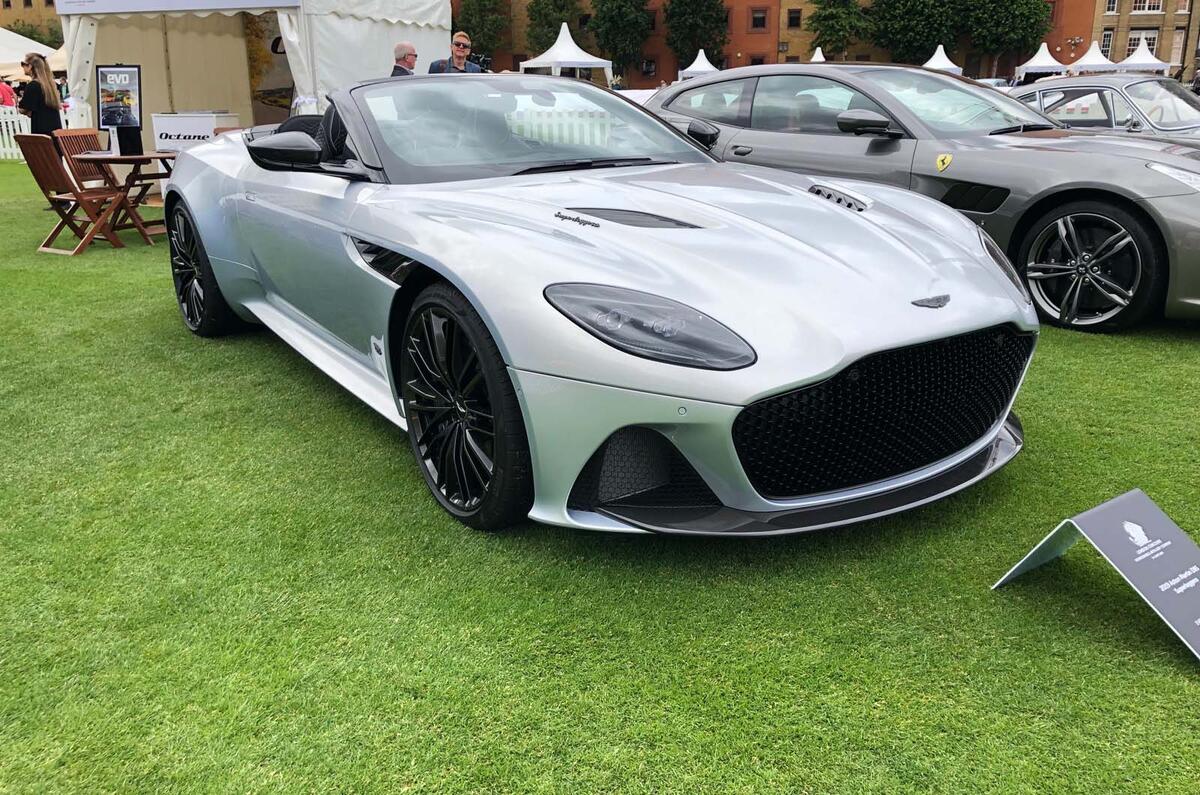Aston Martin DBS Superleggera Volante