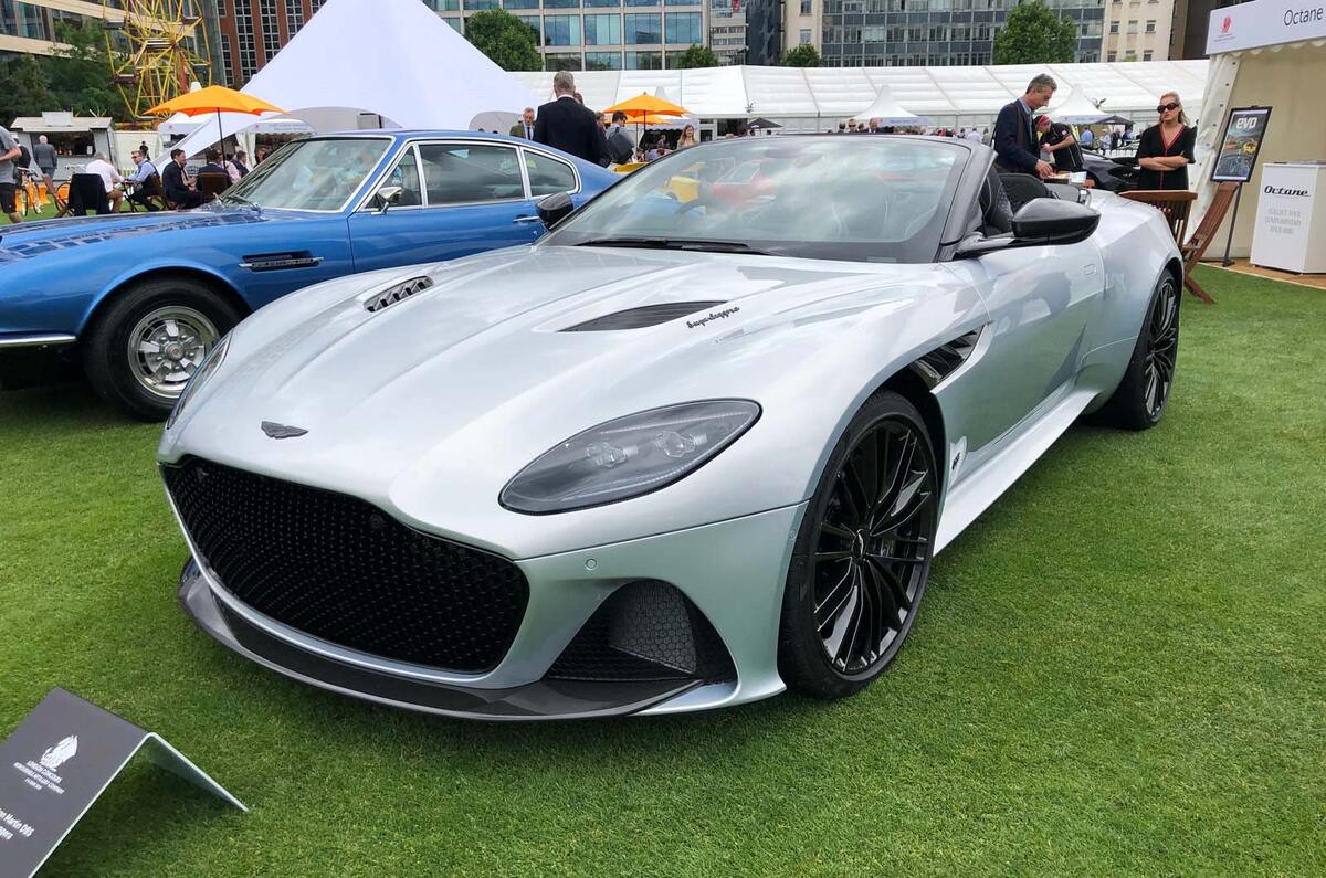 Aston Martin DBS Superleggera Volante