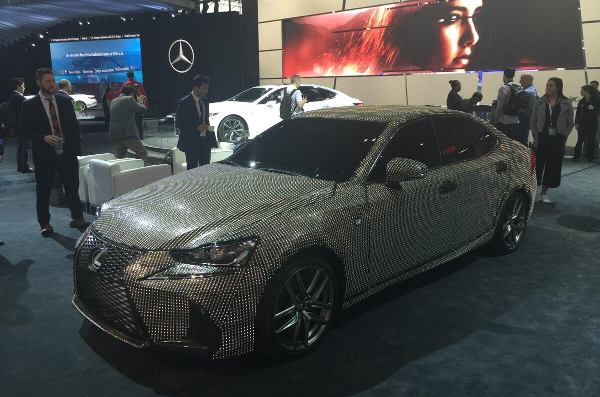 Lexus IS microchips
