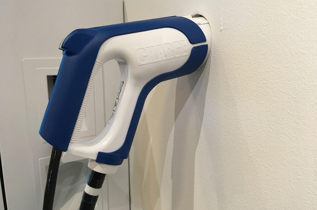 Nissan smart charger