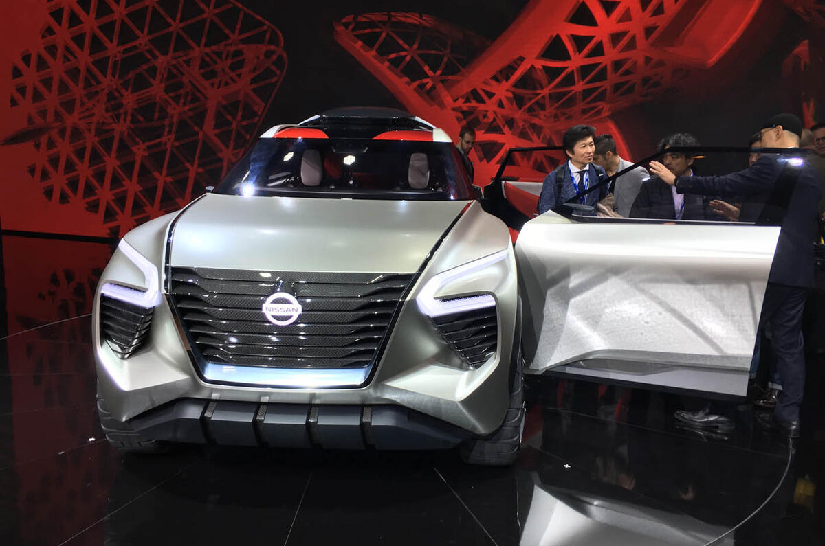 Nissan Xmotion concept unveiled