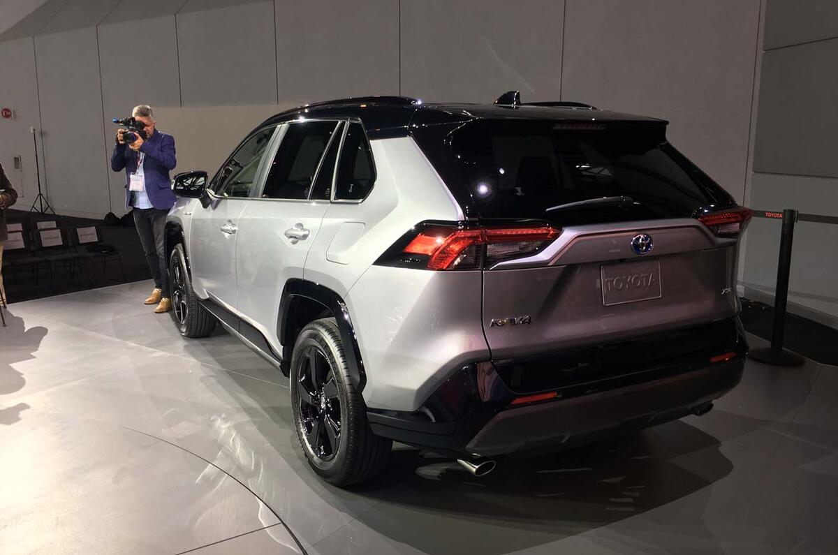 2019 Toyota RAV4 unveiled with tough new look