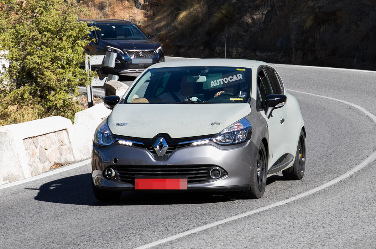 2019 Renault Clio Spotted Testing In Current Model Body