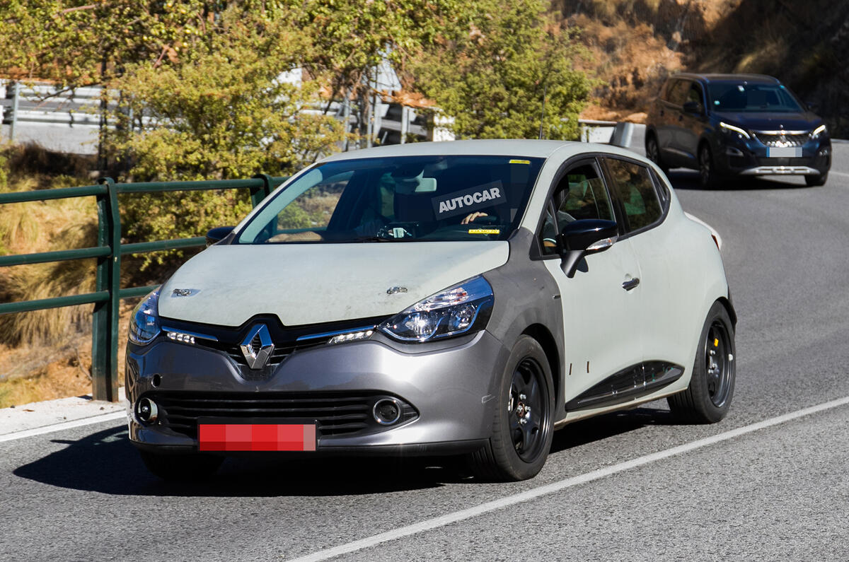 2019 Renault Clio Spotted Testing In Current Model Body