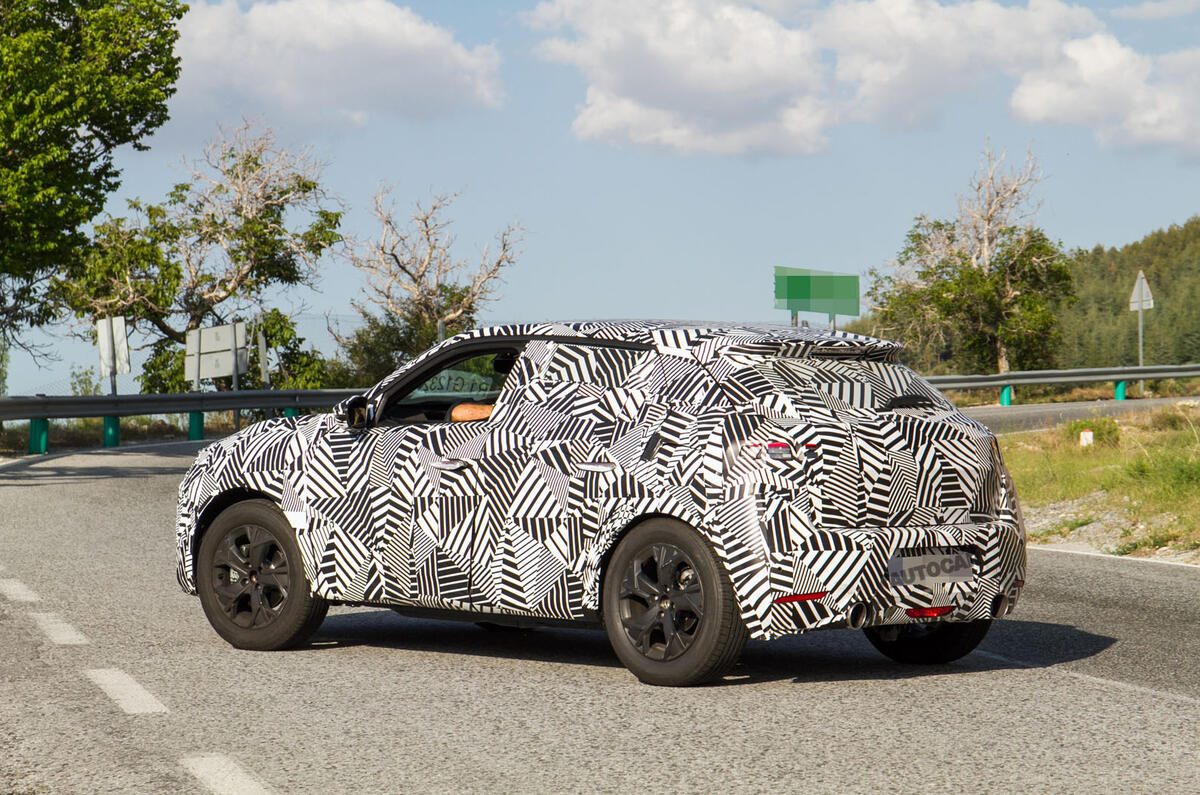 2019 DS 3 Crossback: new pictures of 'pivotal' premium crossover