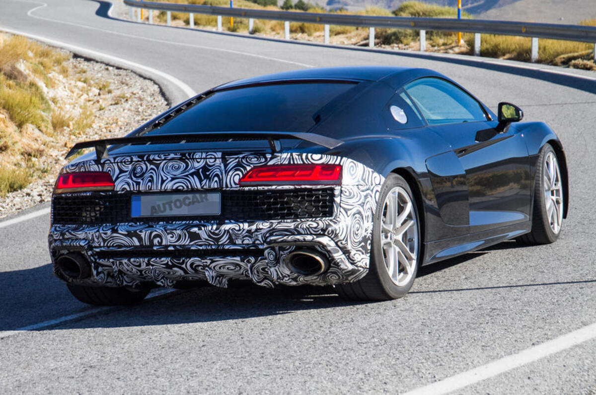 Audi R8 V6