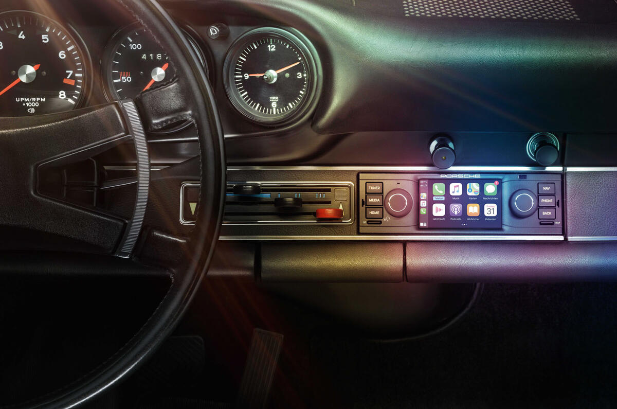 Porsche PCCM infotainment official images - single DIN