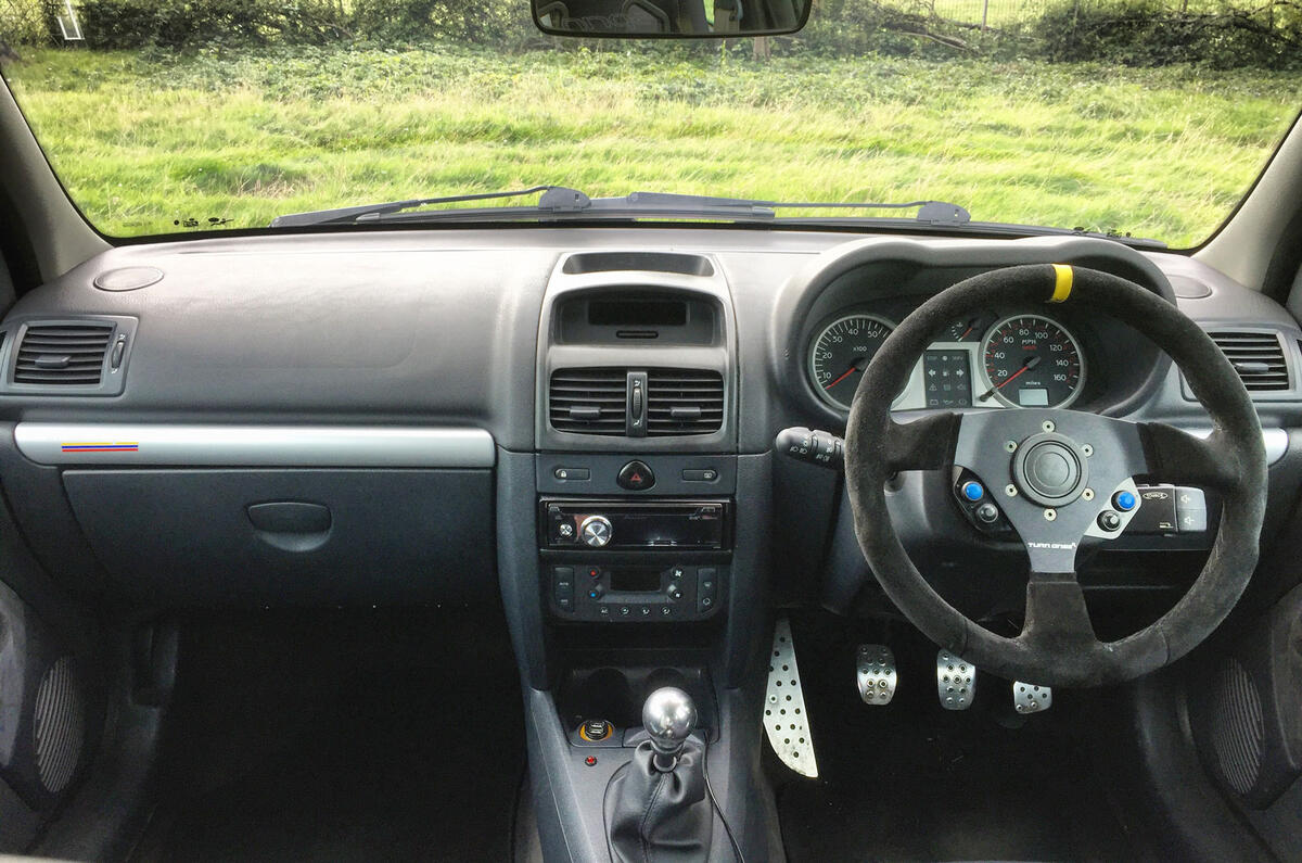 Life with a used Renaultsport Clio 182 – new pics of stripped rear