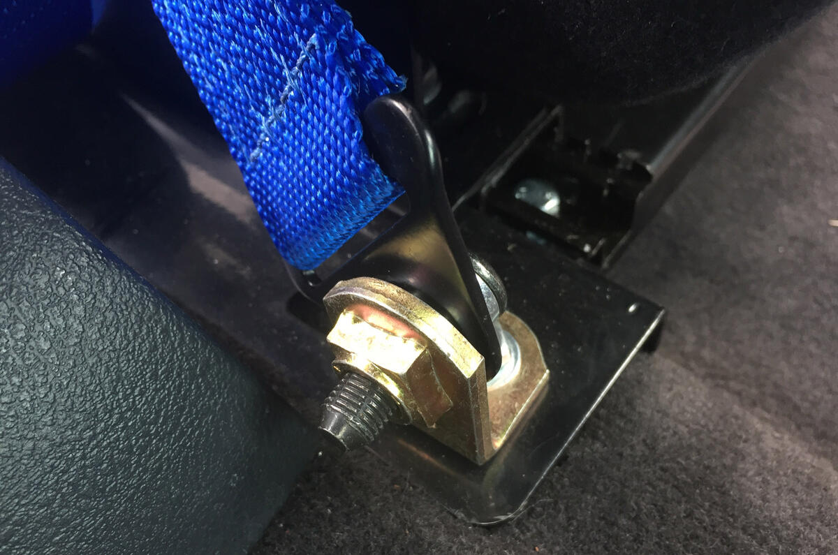 Life with a used Renaultsport Clio 182 – getting strapped in, finally