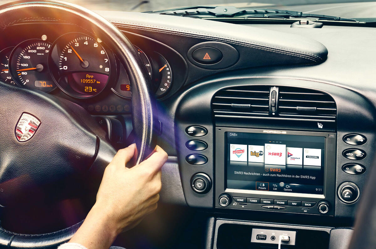 Porsche PCCM infotainment official images - double DIN installed Porsche PCCM infotainment official images - double DIN installed