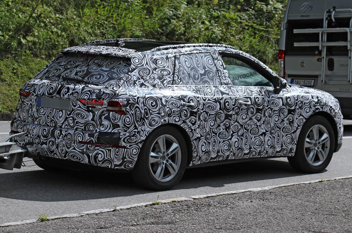 2018 Audi Q3 – new pics of future BMW X1 rival
