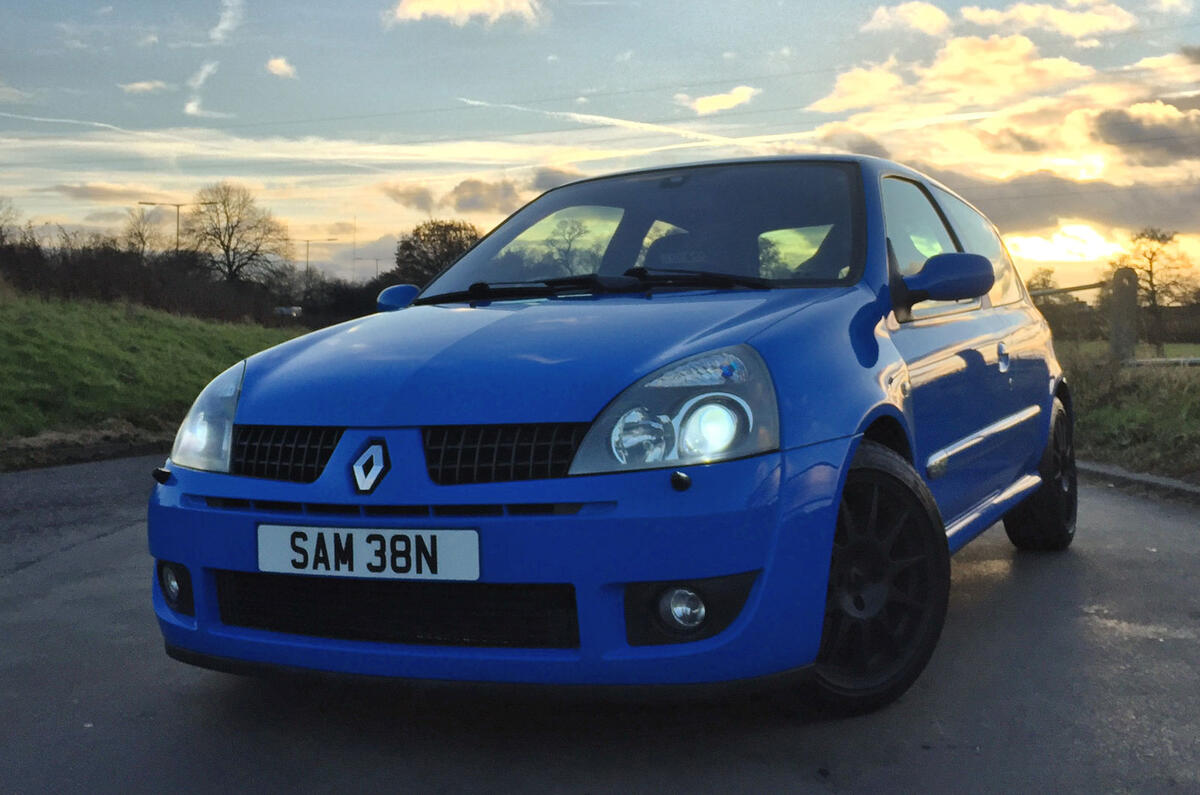 Life with a used Renaultsport Clio 182 – getting strapped in, finally