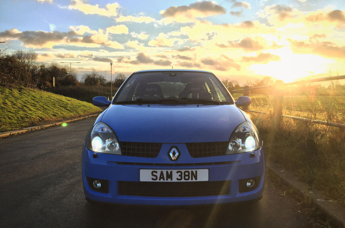 Life with a used Renaultsport Clio 182 – getting strapped in, finally
