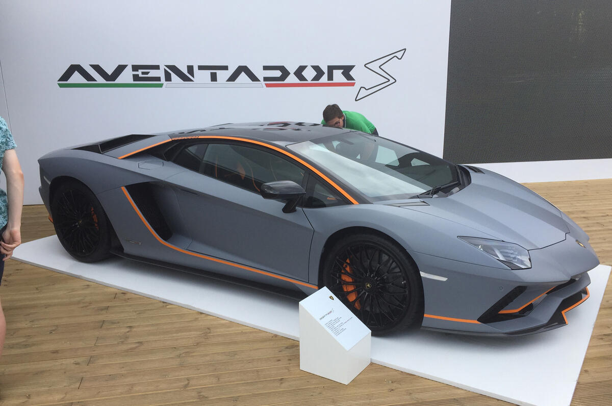 LAMBORGHINI AVENTADOR S: Lambo's Ad Personam division can customise any car