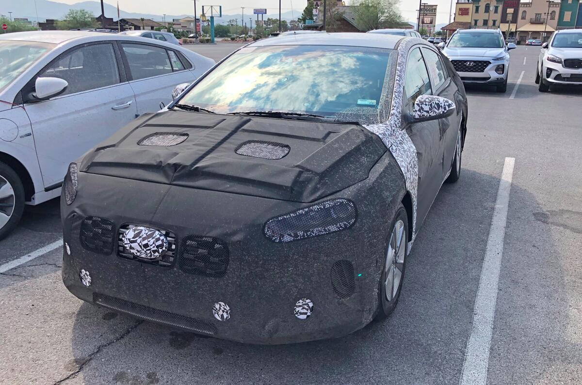 Hyundai Ioniq facelift spyshots front