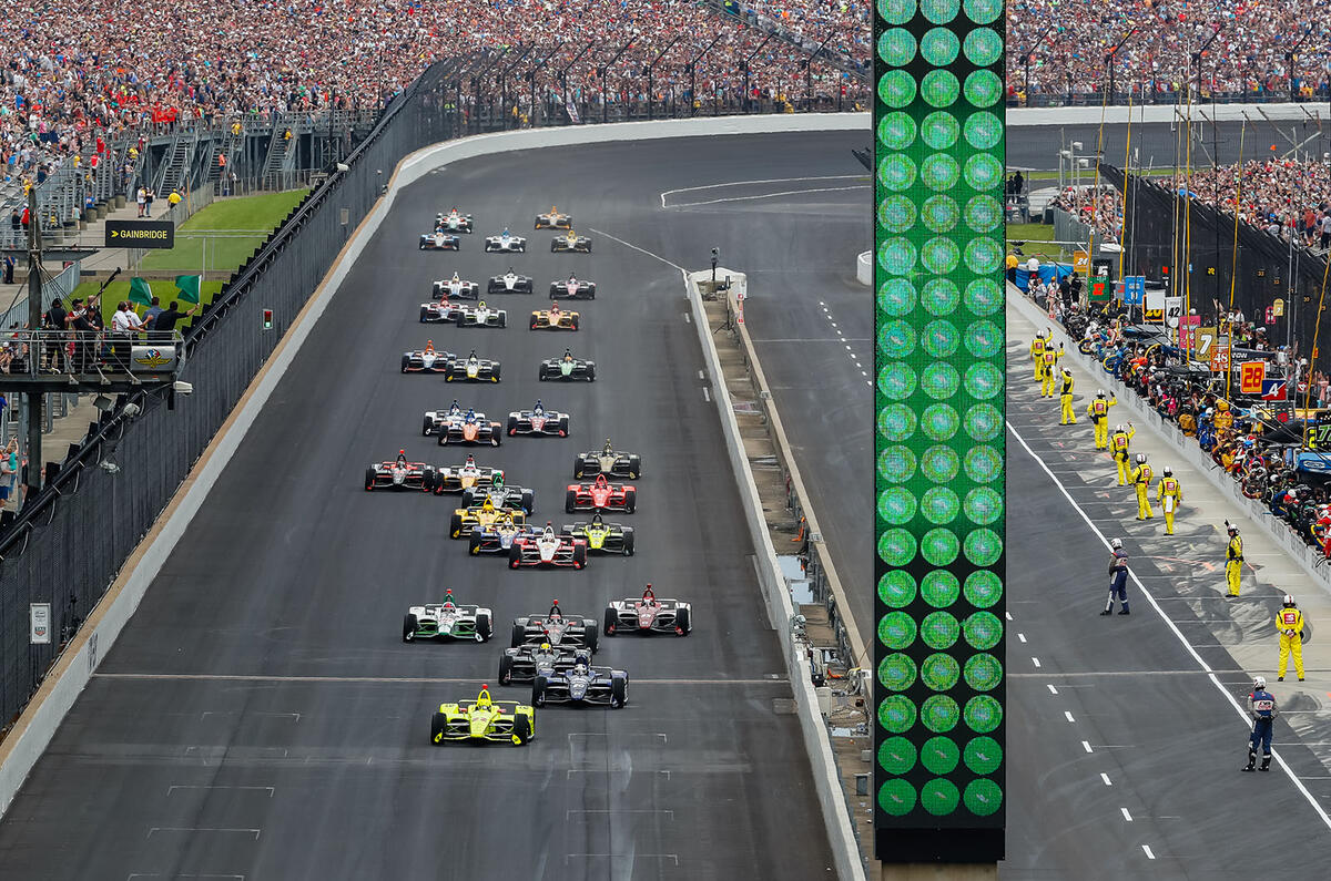 2019 Indy 500 - green lights