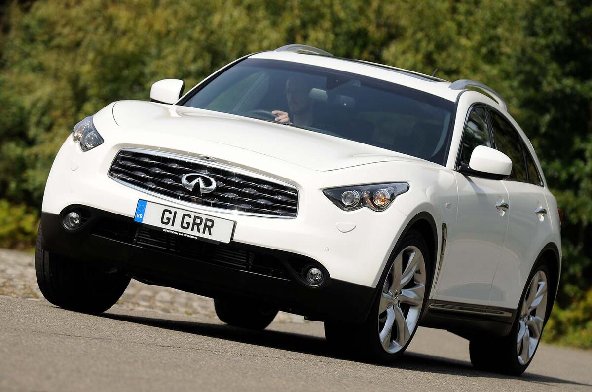 Infiniti QX 70 front three quarter