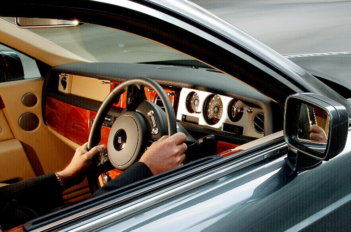 Rolls-Royce Phantom VIII driver's view