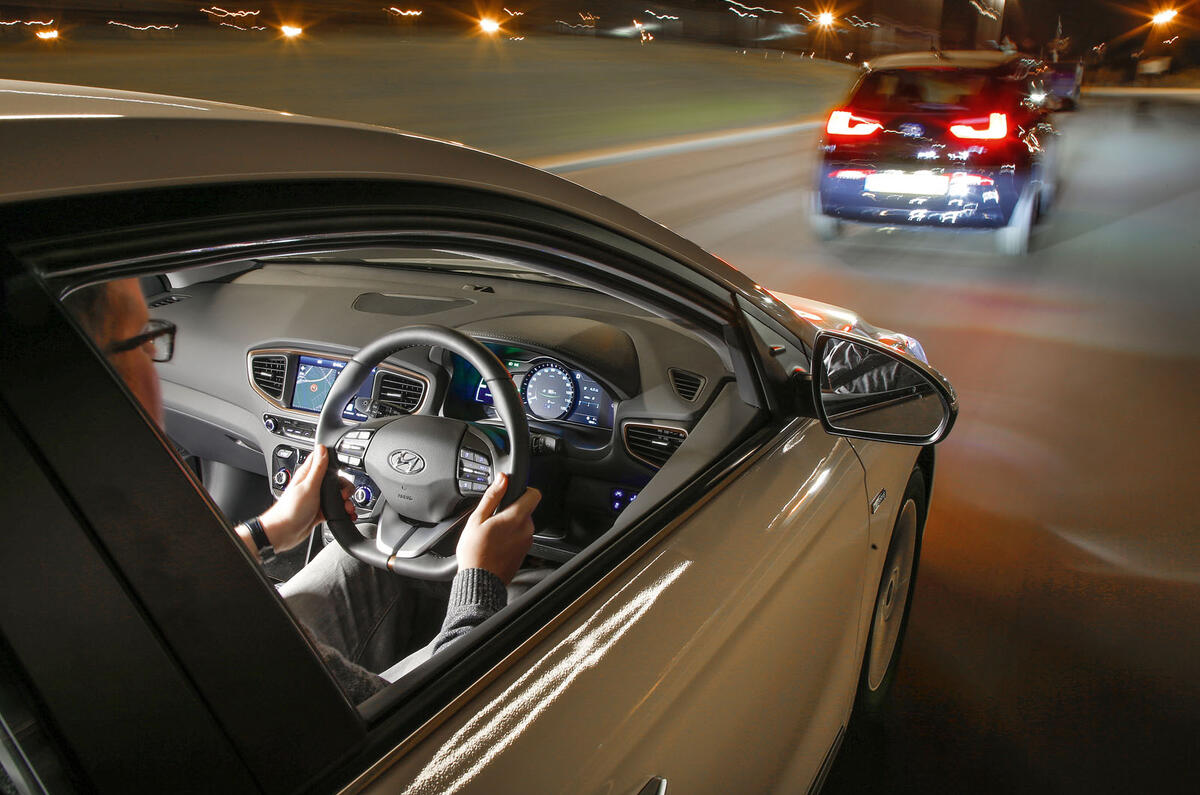 Hyundai Ioniq, Volkswagen E-Golf, BMW i3 vs Nissan Leaf - electric vehicle group test