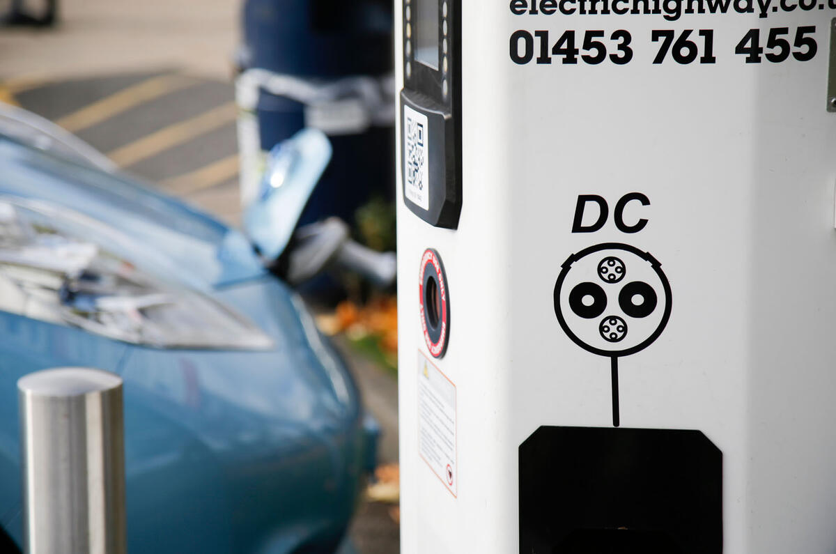 Hyundai Ioniq, Volkswagen E-Golf, BMW i3 vs Nissan Leaf - electric vehicle group test