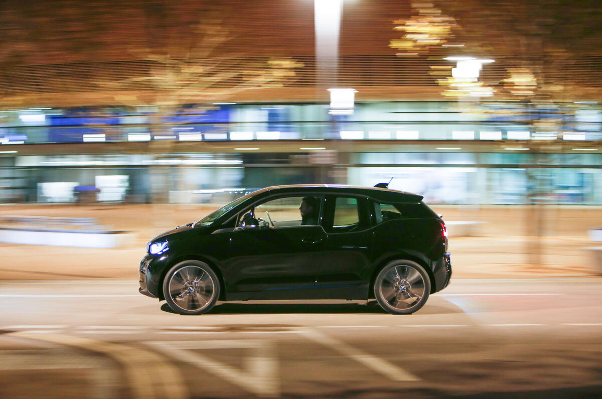 Hyundai Ioniq, Volkswagen E-Golf, BMW i3 vs Nissan Leaf - electric vehicle group test