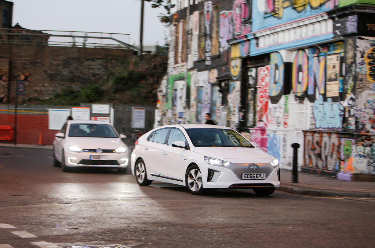 Hyundai Ioniq, Volkswagen E-Golf, BMW i3 vs Nissan Leaf - electric vehicle group test
