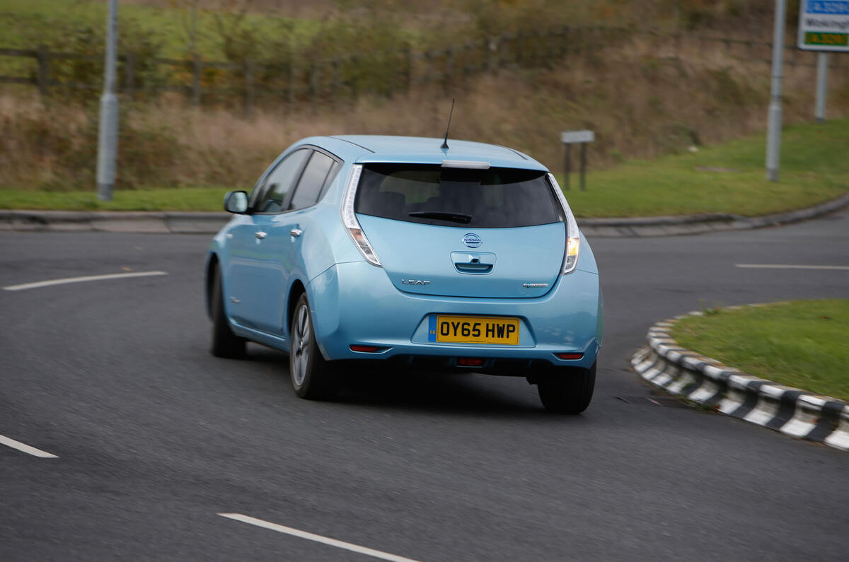 Hyundai Ioniq, Volkswagen E-Golf, BMW i3 vs Nissan Leaf - electric vehicle group test