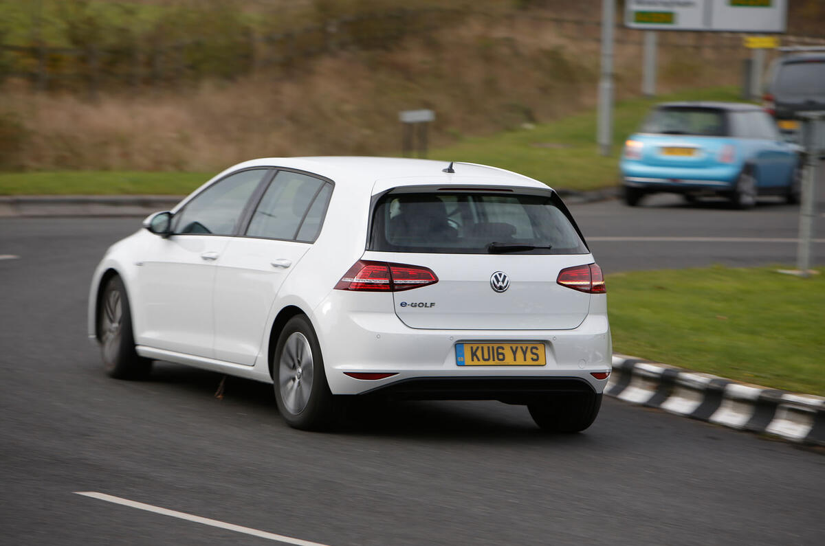 Hyundai Ioniq, Volkswagen E-Golf, BMW i3 vs Nissan Leaf - electric vehicle group test
