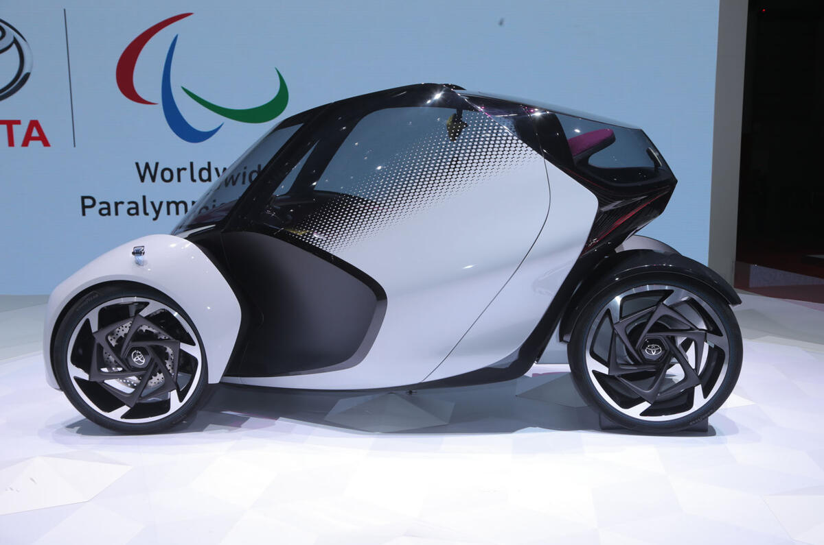 Toyota i-TRIL previews autonomous electric city car