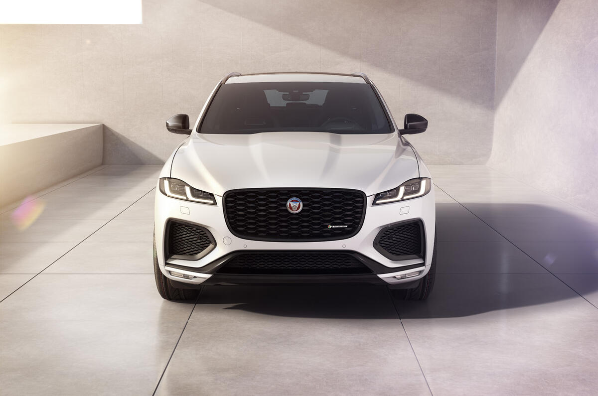 Jag F PACE 22MY 01 R Dynamic Black Exterior Front 110821 Jag F PACE 22MY 01 R Dynamic Black Exterior Front 110821
