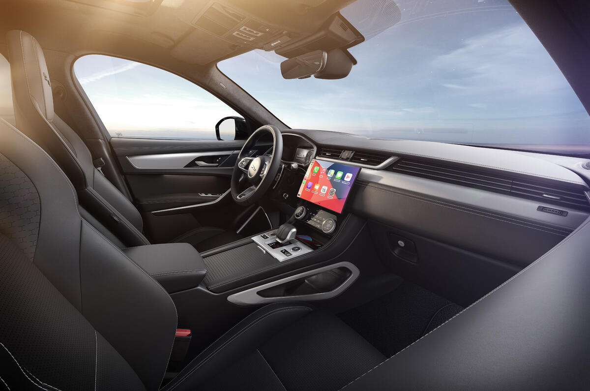 Jag F PACE 22MY 07 Ebony Interior Wireless Apple CarPlay 110821 Jag F PACE 22MY 07 Ebony Interior Wireless Apple CarPlay 110821